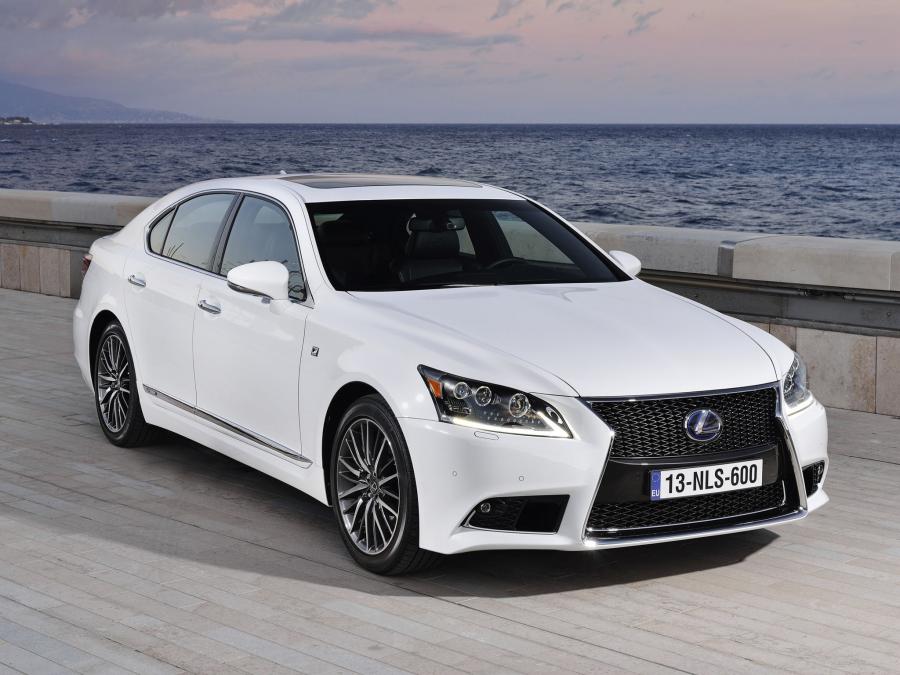  Lexus LS600h F-Sport 2012 года  (EU) (фото 14 из 16)